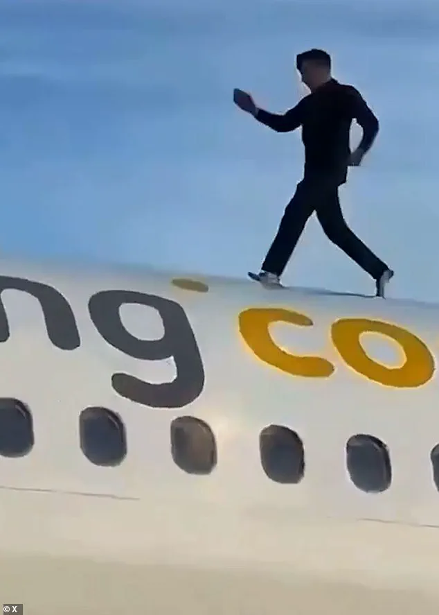 Man Climbs Onto Plane, Taunts Staff, Triggers Two-Hour Delay at Valencia Airport