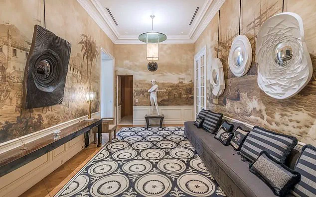 Peter Mandelson's Shocking Underwear Photo in Epstein's Paris Apartment Confirmed by Forensics