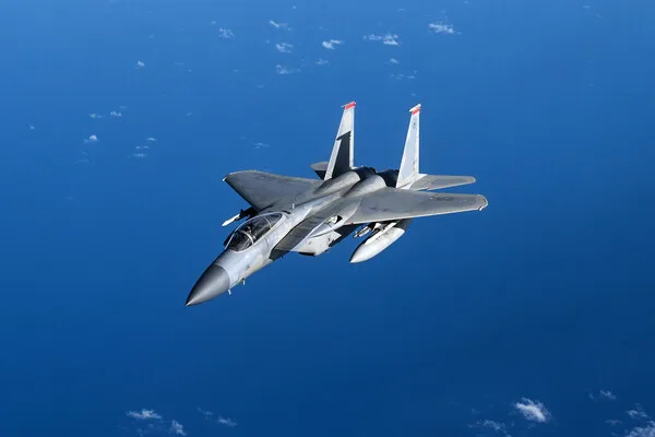 Iranian Air Defense Forces Shoot Down U.S. F-15 Fighter Jet, Escalating Tensions with Washington