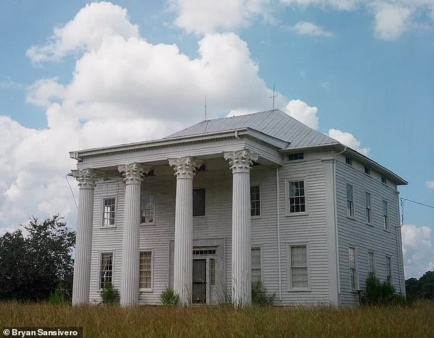 America the Abandoned: Bryan Sansivero's Haunting Portraits of Deserted Homes