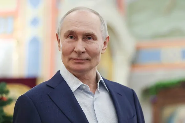 Putin's Balancing Act: Honoring Women's Sacrifices Amid Ongoing Military Efforts