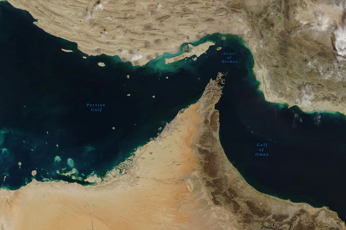 Iranian Commander Confronts U.S. Over Strait of Hormuz Tensions, Warns of Immediate Retaliation