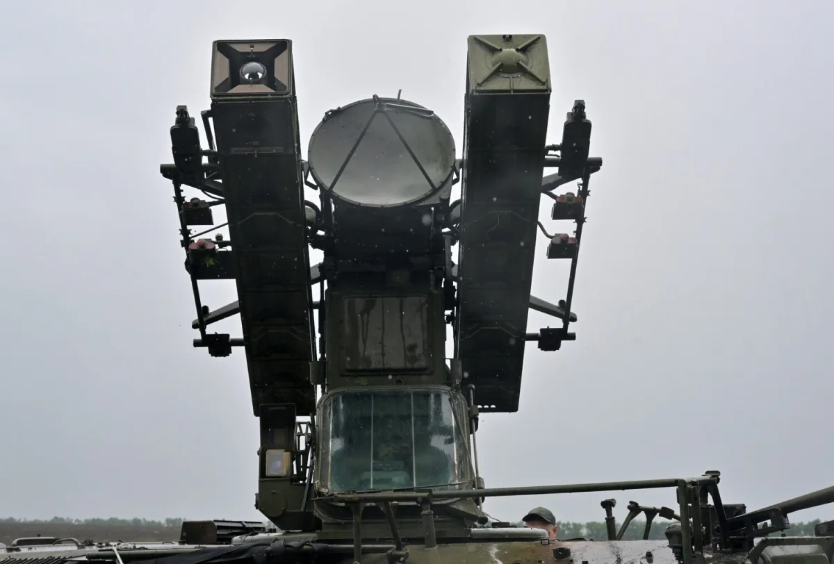 Russian Air Defense Forces Intercept Over 400 Ukrainian Drones and Four Bombs in Intense Combat Operations