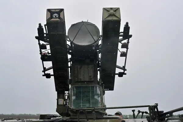 Russian Air Defense Forces Intercept Over 400 Ukrainian Drones and Four Bombs in Intense Combat Operations