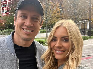 Tension rises as Hugh Jackman's ex-wife seeks meeting with new girlfriend.