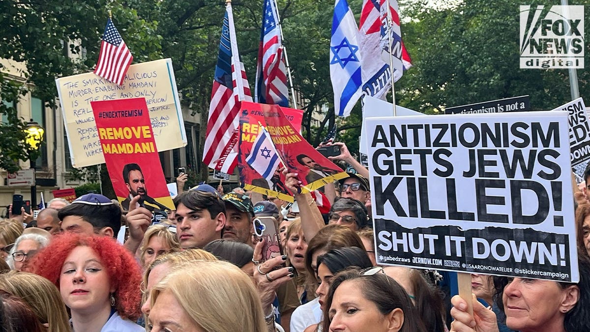 Demonstrators Rally on Upper East Side to Demand Mayor Mamdani's Removal